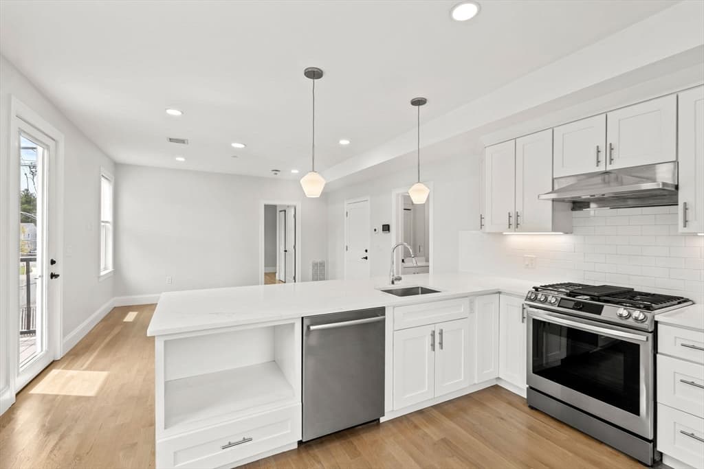 4 Wakefield Ave # 4, Wakefield MA 01880 photo 11