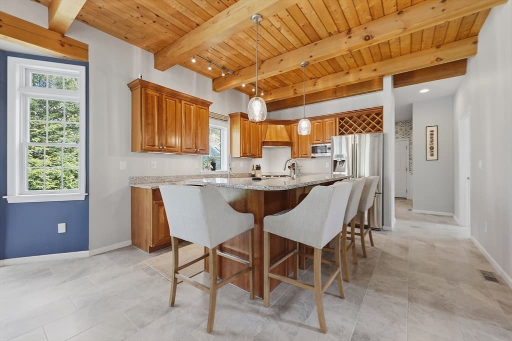 Single Family Residence at 5 Knights Lane, Newburyport MA 01950, photo 11 of 41