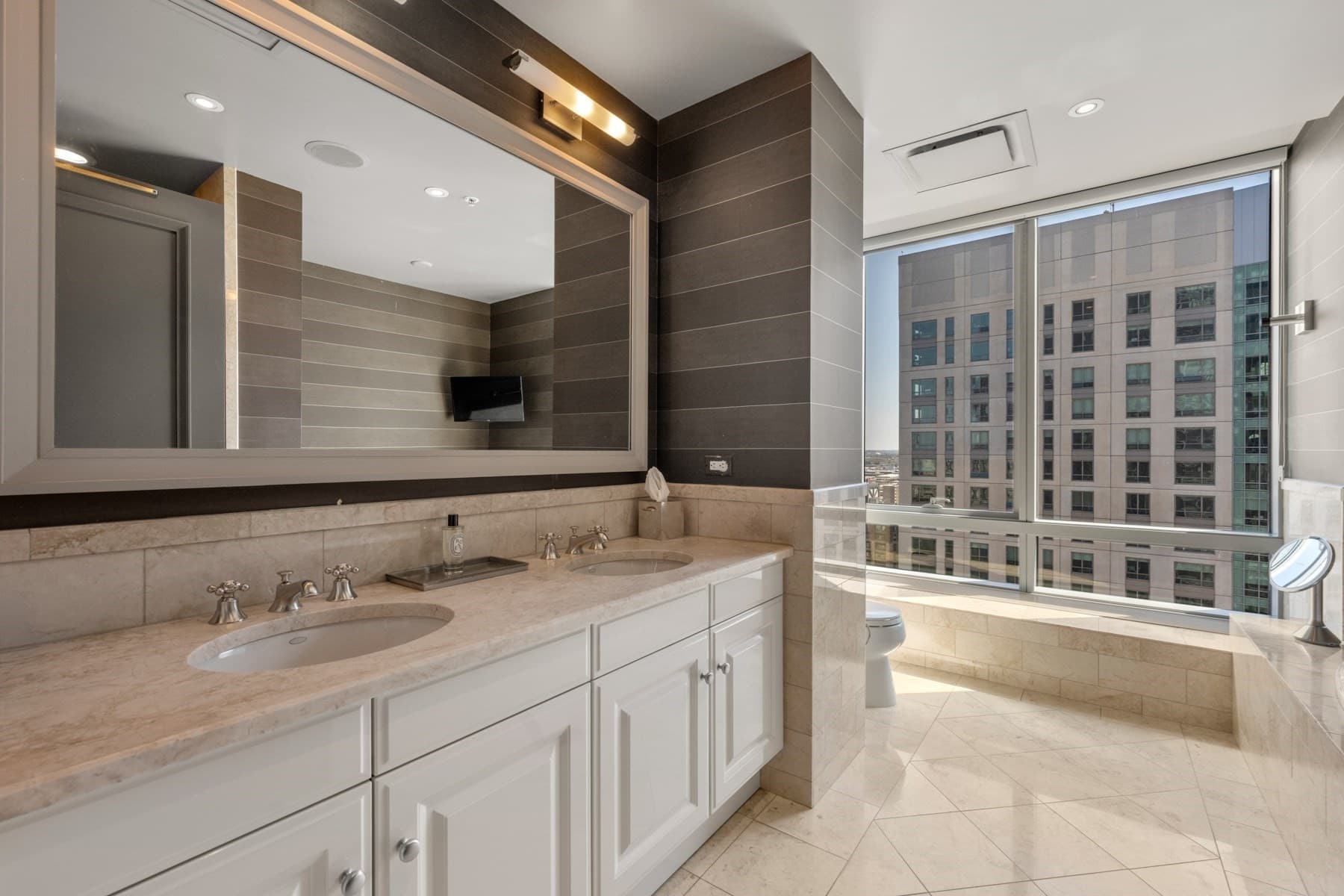 Condominium at 2 Avery St # 24C, Boston MA 02111, photo 22 of 42