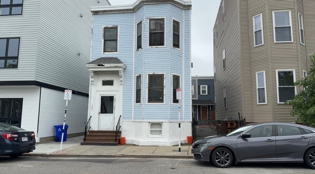 Single Family Residence at 507 East Fifth, Boston MA 02127, photo 2 of 6
