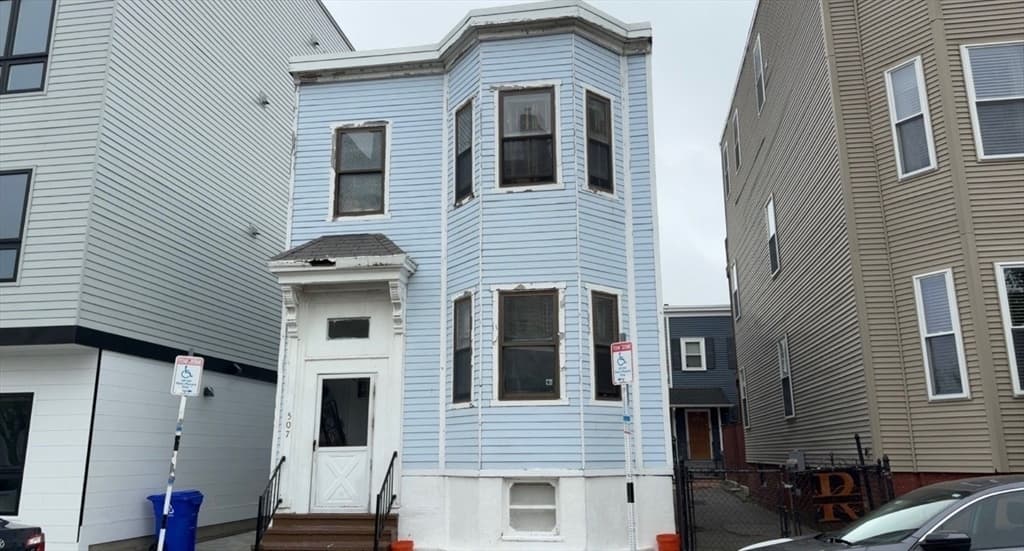Single Family Residence at 507 East Fifth, Boston MA 02127, photo 3 of 6
