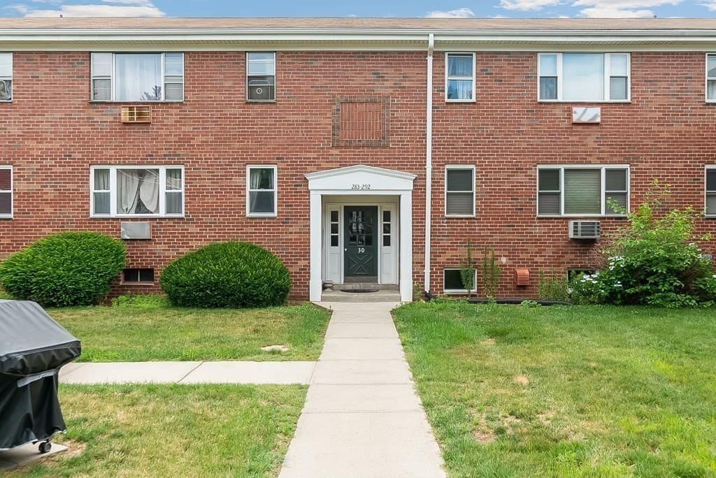 288 Regency Park Dr # 288, Agawam MA 01001