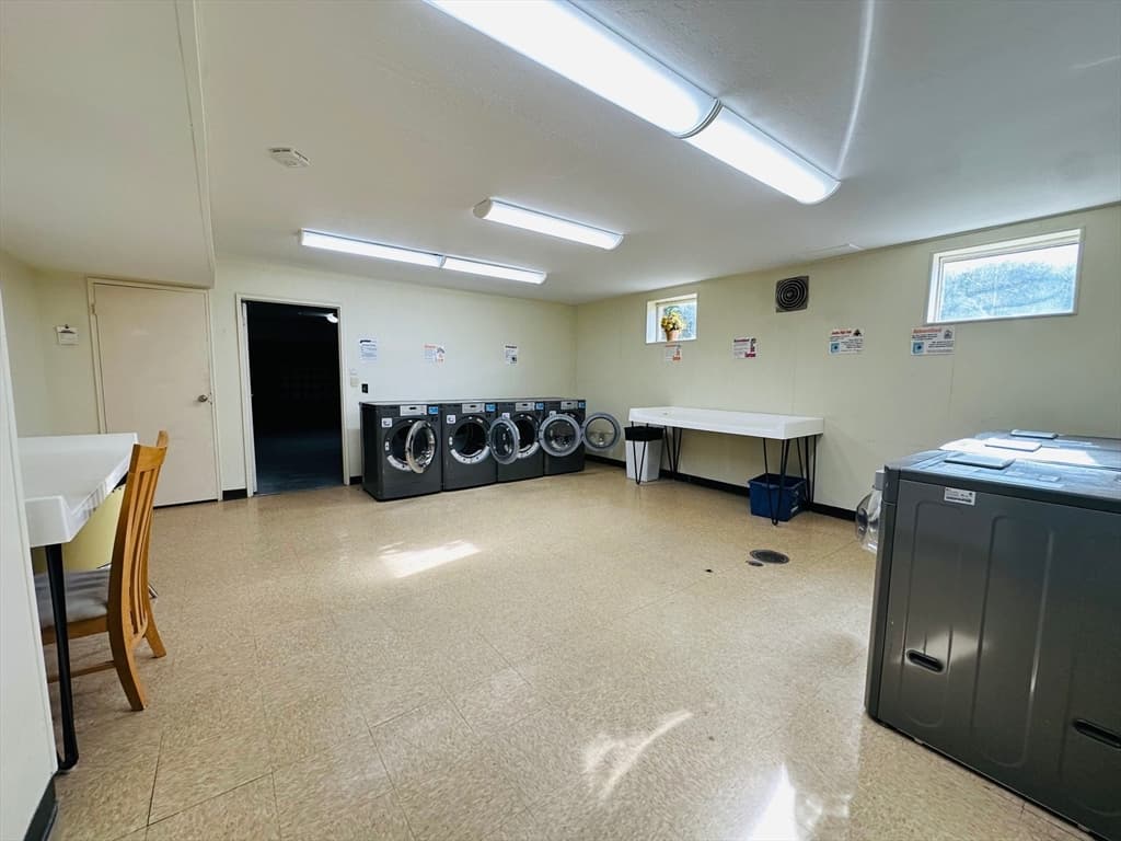 Condominium at 288 Regency Park Dr # 288, Agawam MA 01001, Agawam, photo 21 of 24