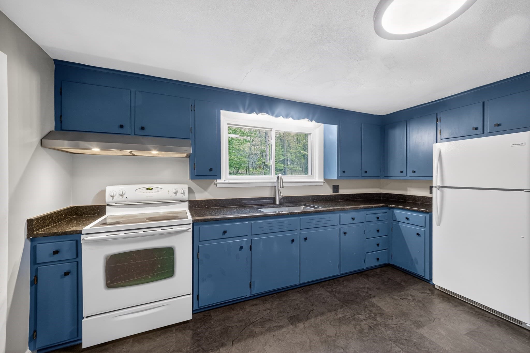 Single Family Residence at 61 Jordan St, Chelmsford MA 01863, photo 3 of 30