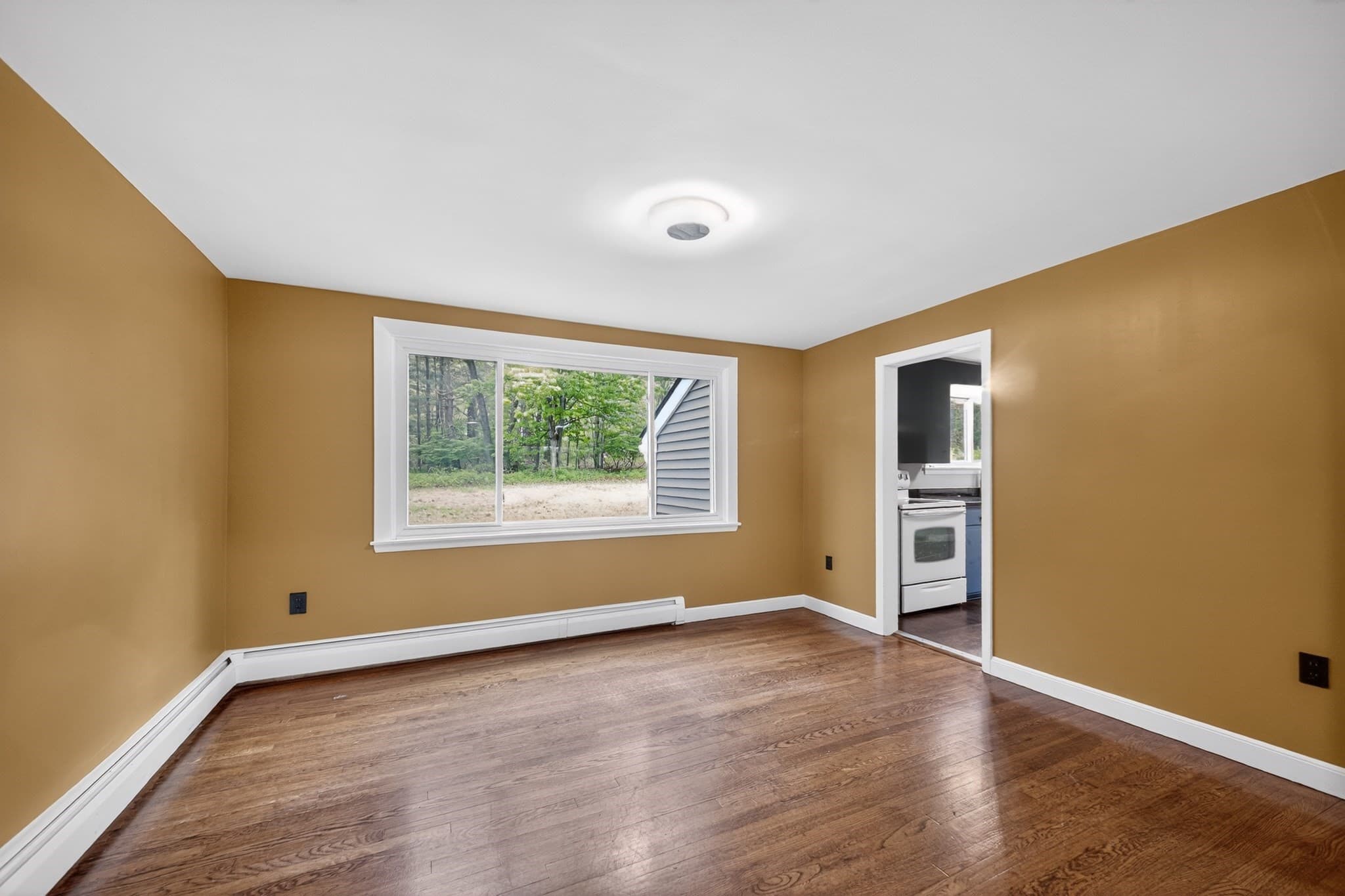 Single Family Residence at 61 Jordan St, Chelmsford MA 01863, photo 10 of 30