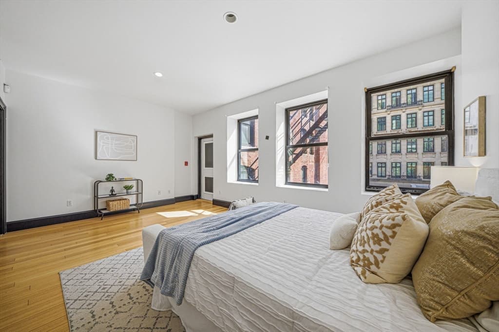 Condominium at 55 Temple Pl # 4, Boston MA 02111, photo 20 of 37