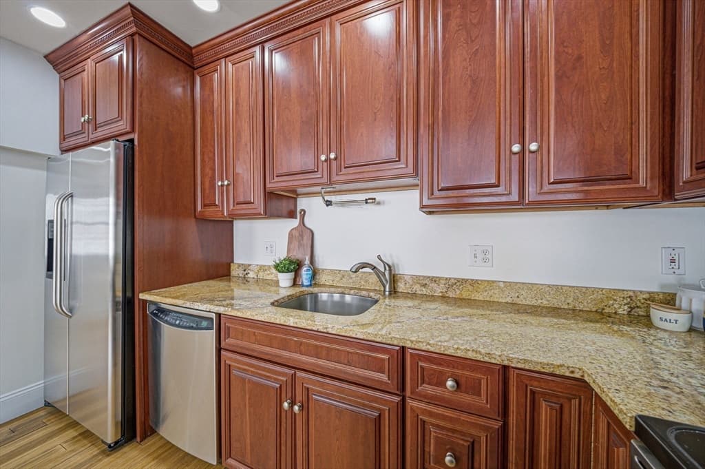 Condominium at 55 Temple Pl # 4, Boston MA 02111, photo 8 of 37