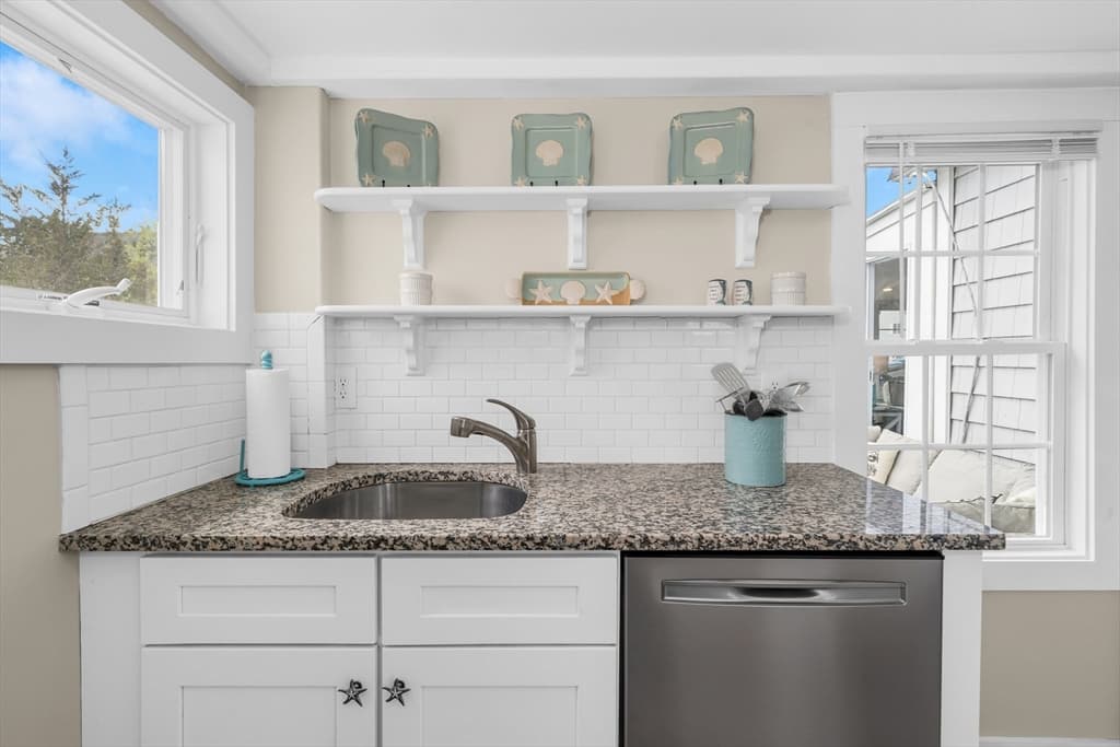 Single Family Residence at 237 Northern Blvd, Newburyport MA 01950, photo 13 of 38