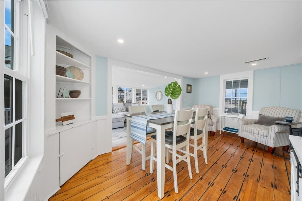Single Family Residence at 237 Northern Blvd, Newburyport MA 01950, photo 7 of 38