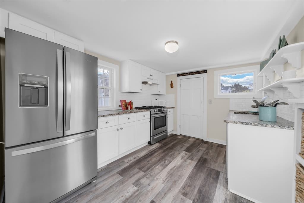 Single Family Residence at 237 Northern Blvd, Newburyport MA 01950, photo 11 of 38