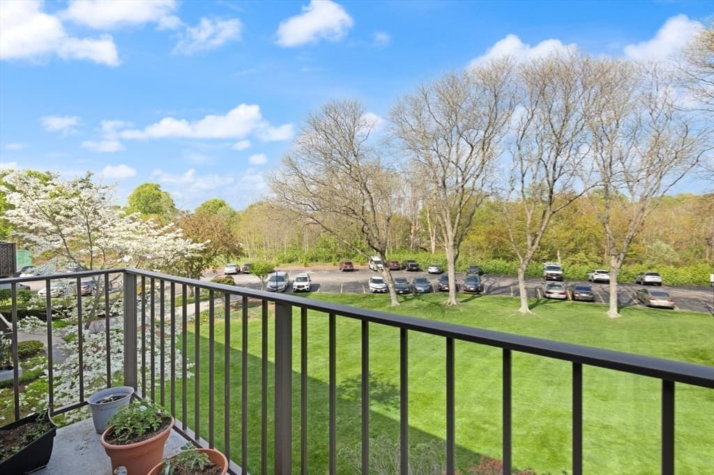 Condominium at 575 Broad St # 312, Weymouth MA 02189, photo 12 of 29