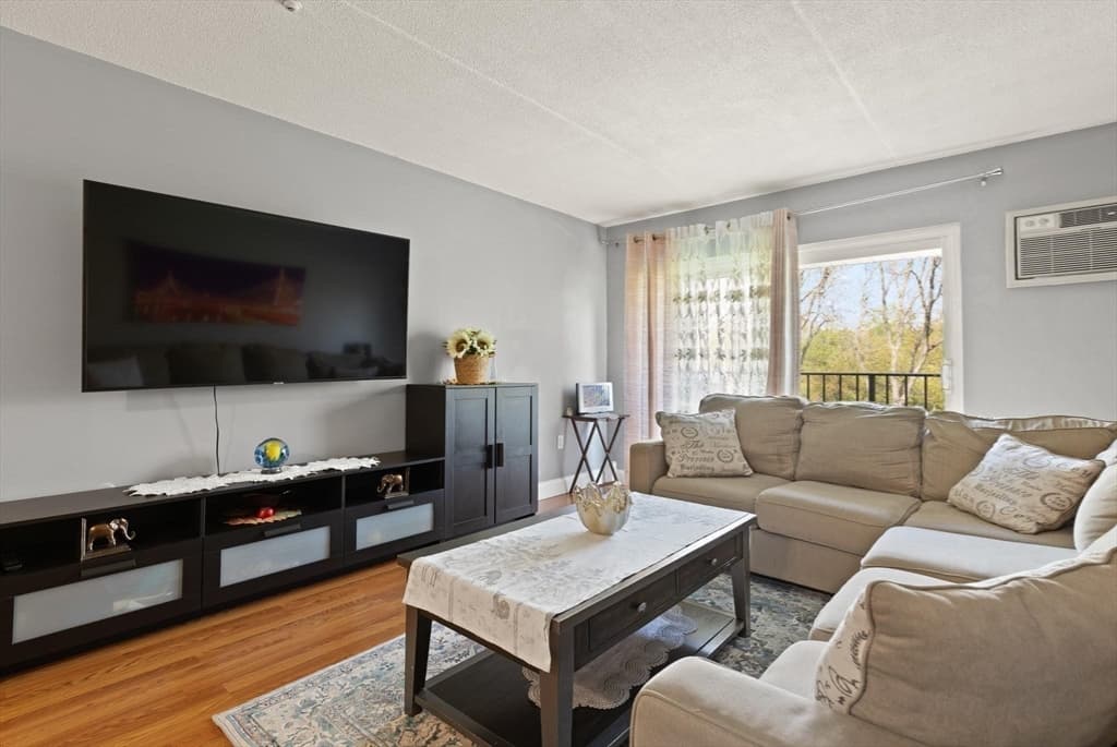 Condominium at 575 Broad St # 312, Weymouth MA 02189, photo 9 of 29