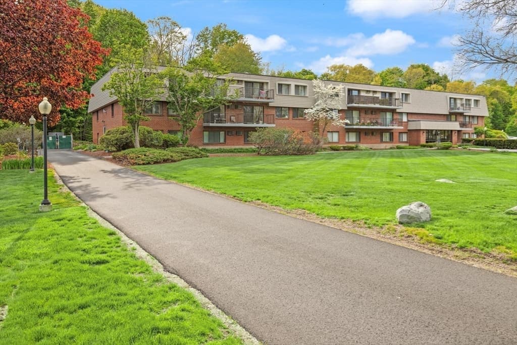 Condominium at 575 Broad St # 312, Weymouth MA 02189, photo 25 of 29