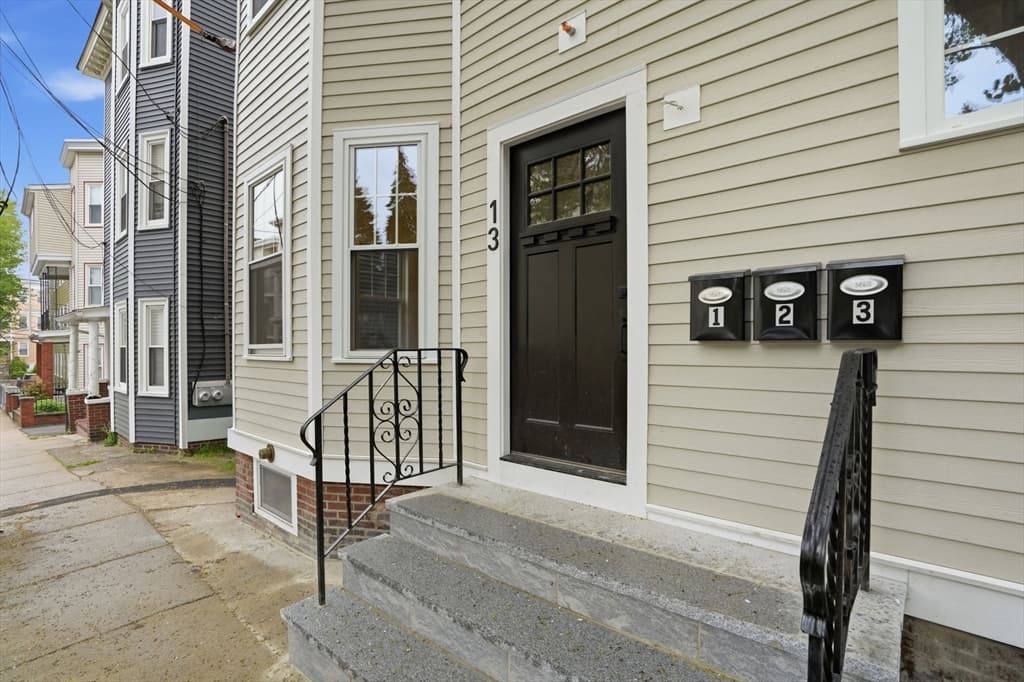 13 Langmaid Ave # 3, Somerville MA 02145