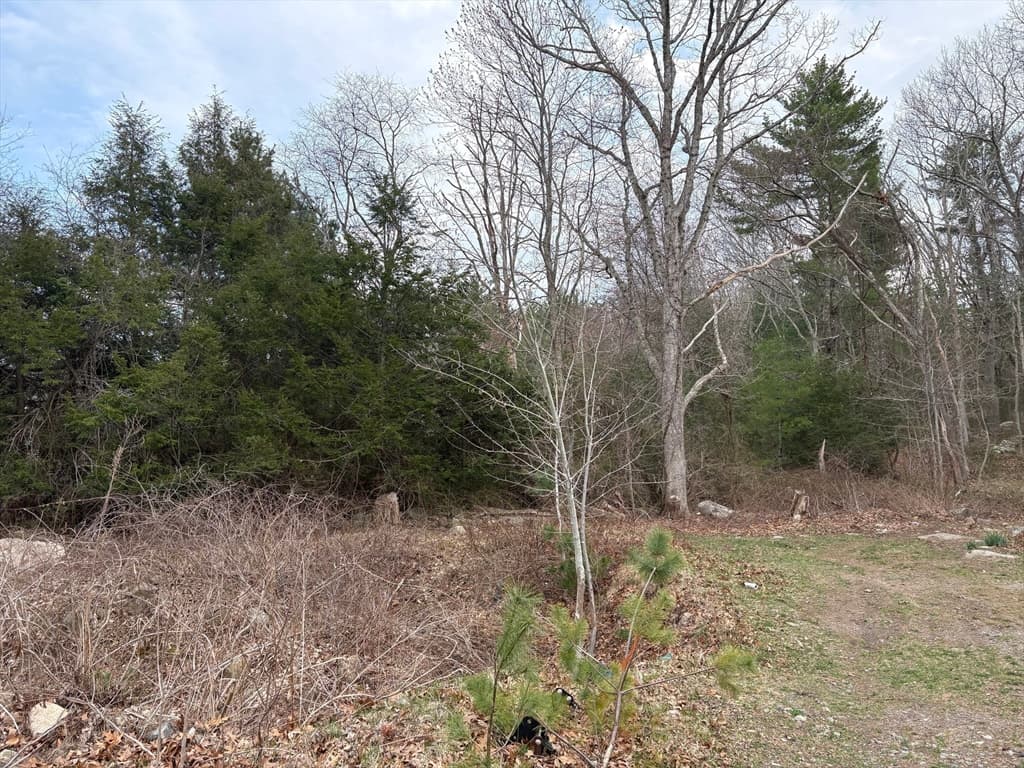 79 Woodman St, Gloucester MA 01930