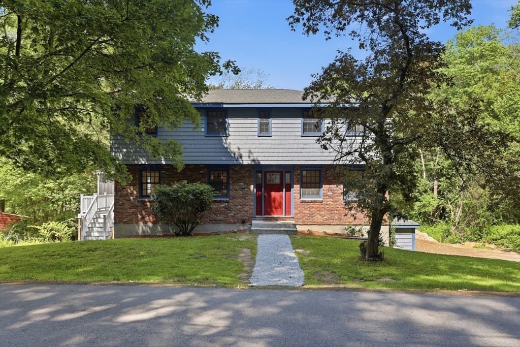 368 Hill Rd, Boxborough MA 01719