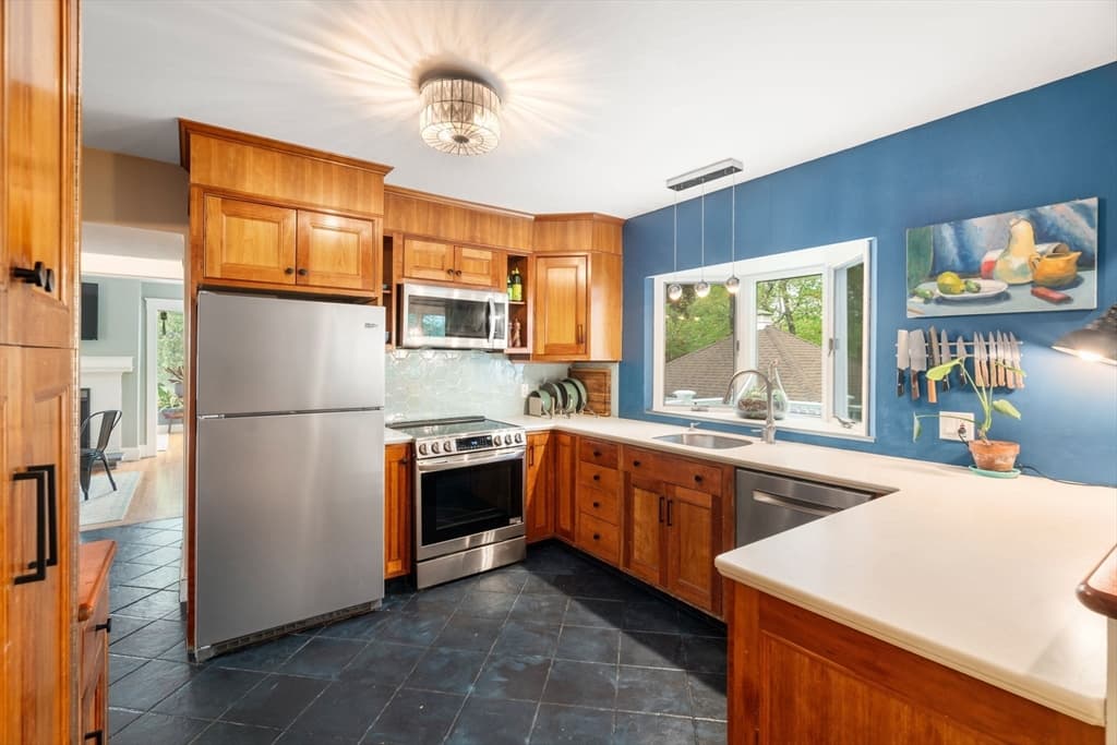 Single Family Residence at 98 Brook Street, Wellesley MA 02482, photo 6 of 30
