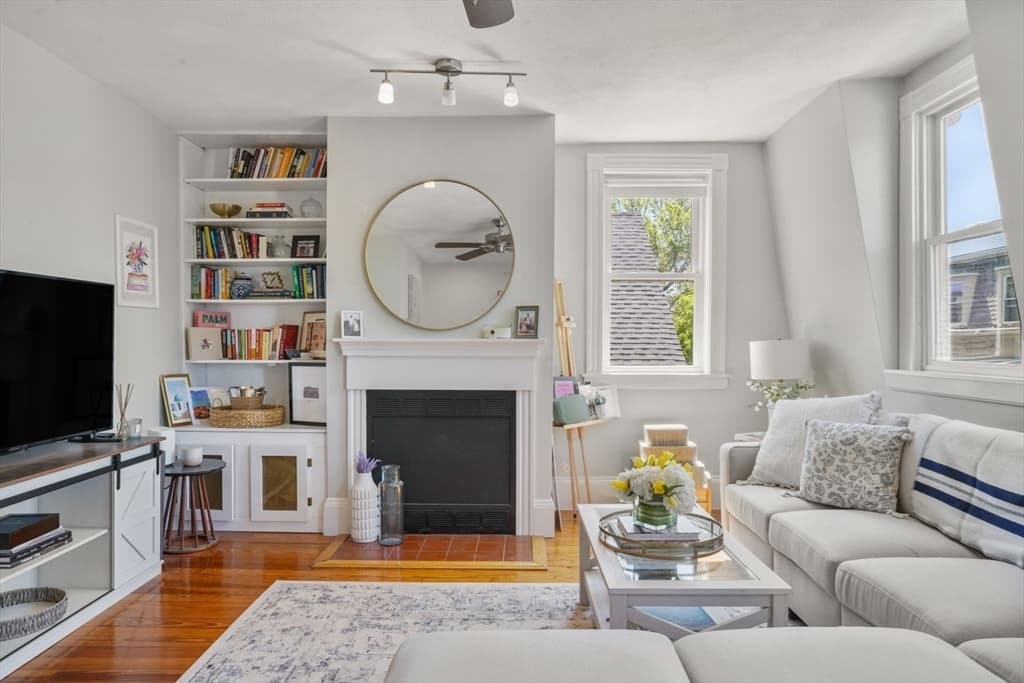 Condominium at 79 Pearl Street # 3, Boston MA 02129, photo 4 of 17