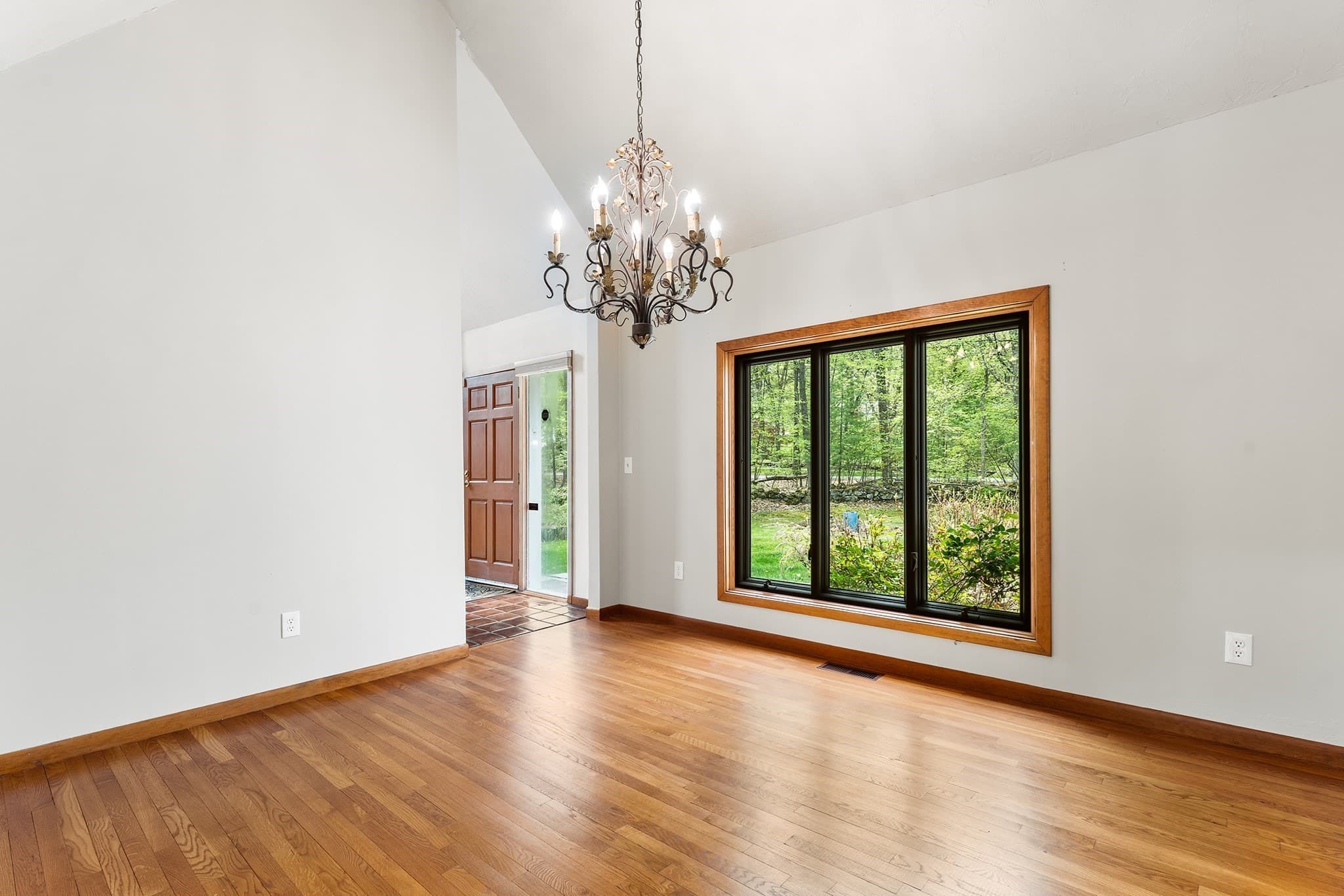 Single Family Residence at 320 Nagog Hill Rd, Acton MA 01720, photo 7 of 39