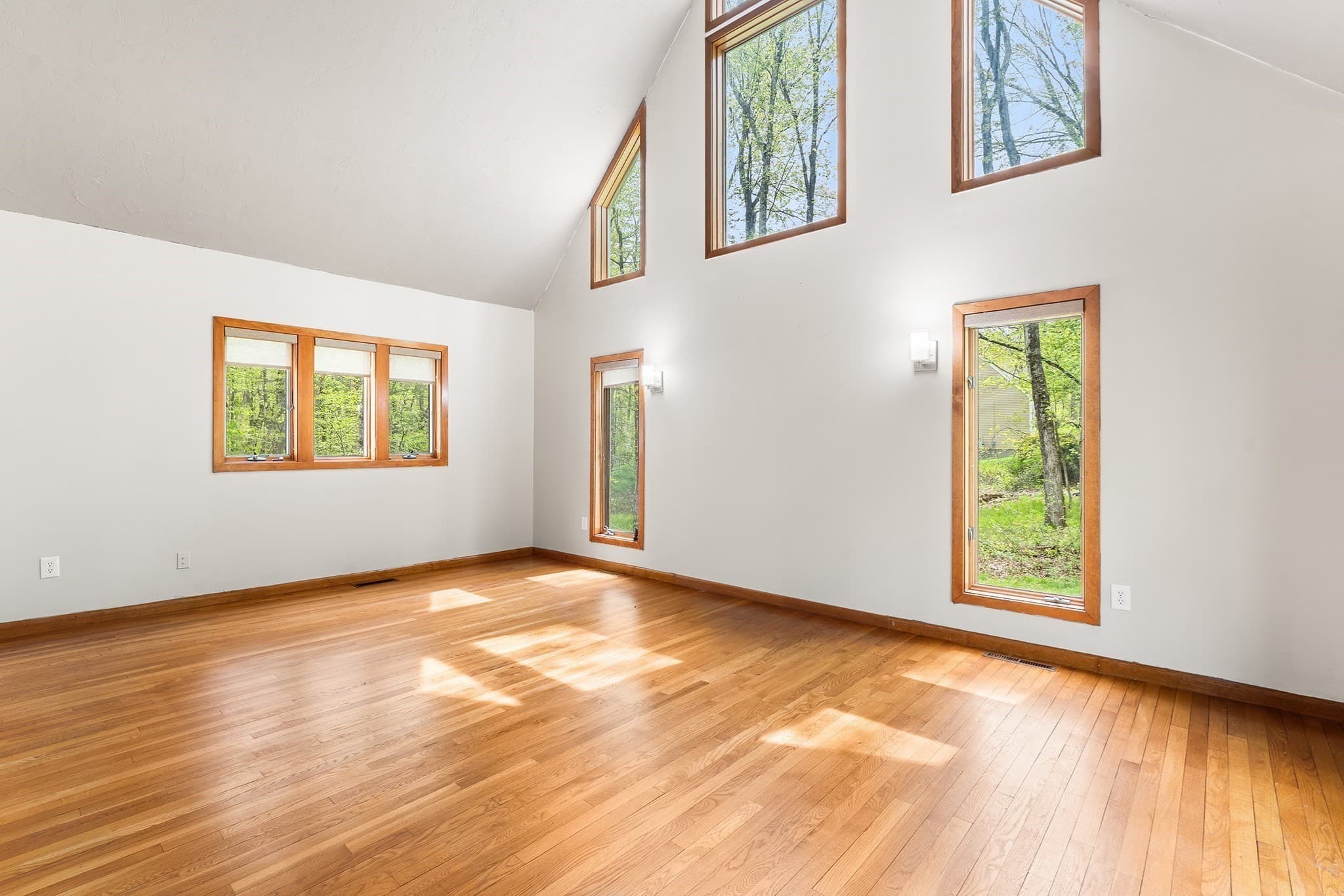 Single Family Residence at 320 Nagog Hill Rd, Acton MA 01720, photo 3 of 39
