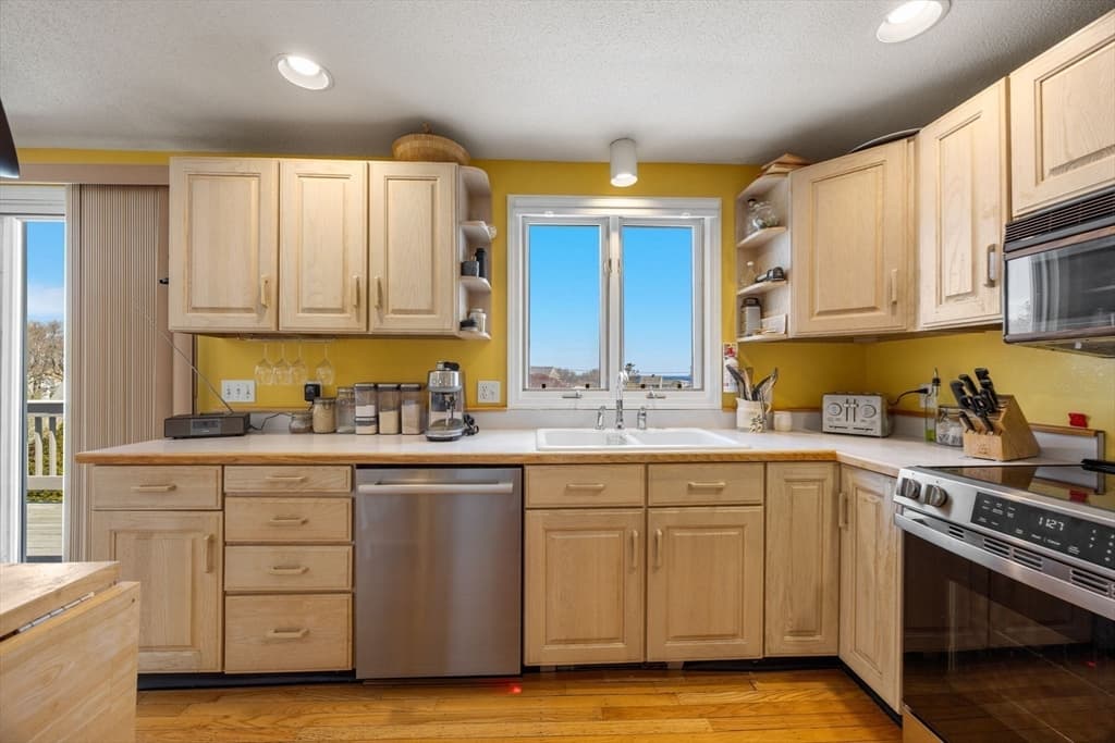 45 Almy Ave, Sandwich MA 02563 photo 10