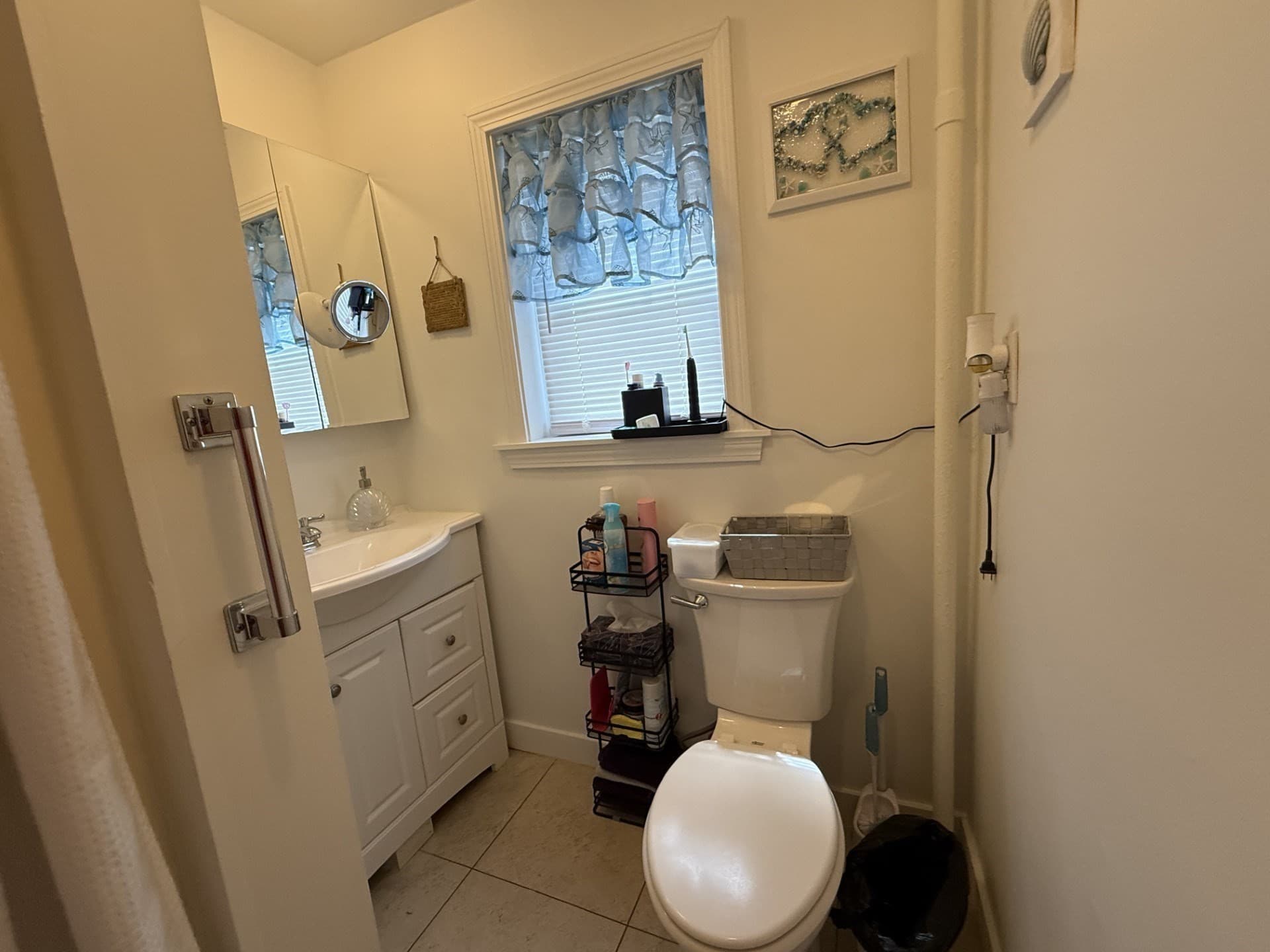 3 Family at 637 Nantasket Ave, Hull MA 02045, photo 11 of 22