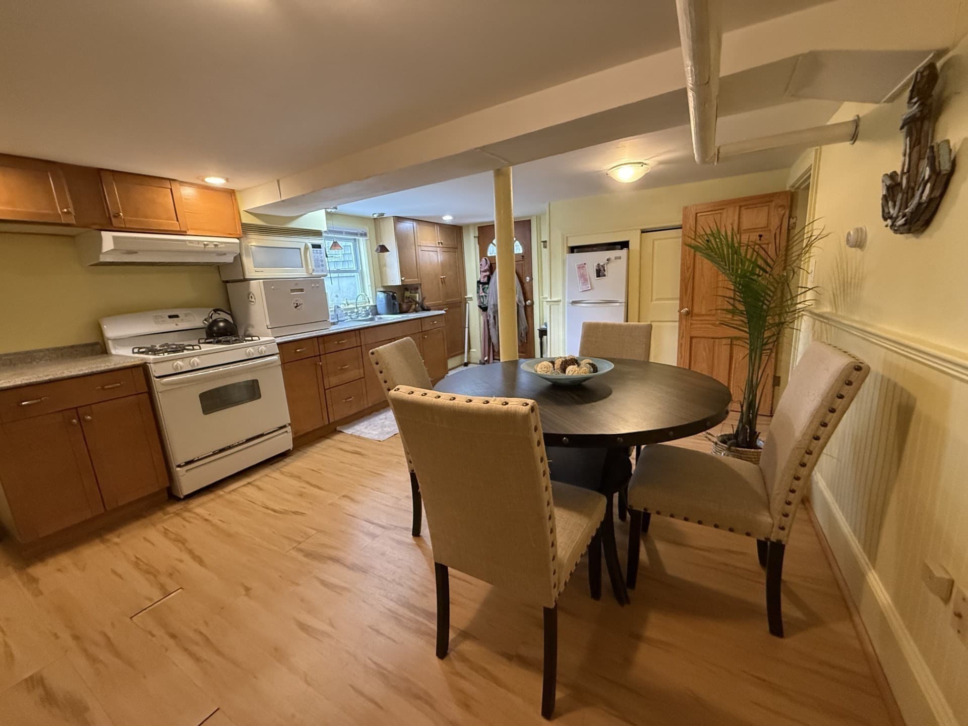 3 Family at 637 Nantasket Ave, Hull MA 02045, photo 4 of 22