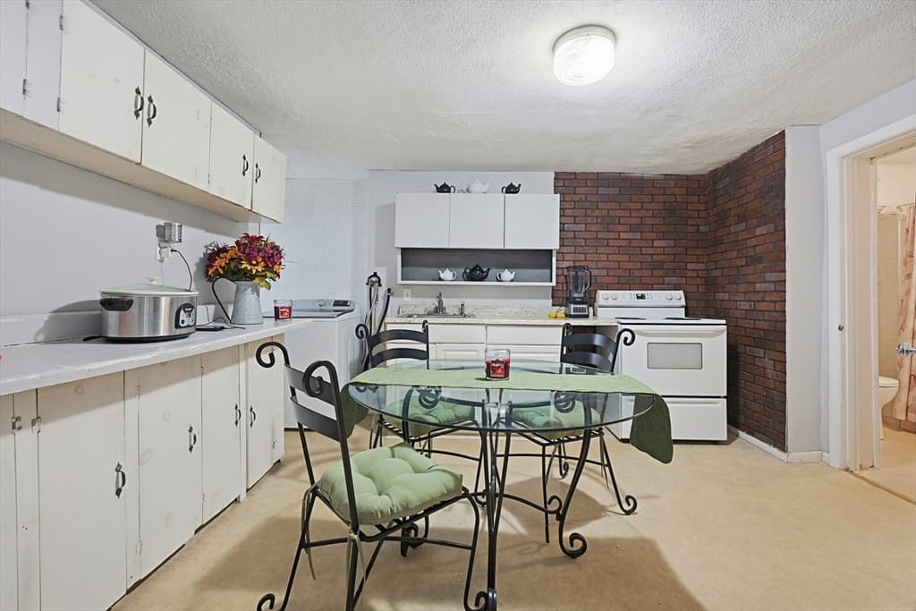 3 Family at 262-264 Pearl St, Malden MA 02148, Malden, photo 3 of 42
