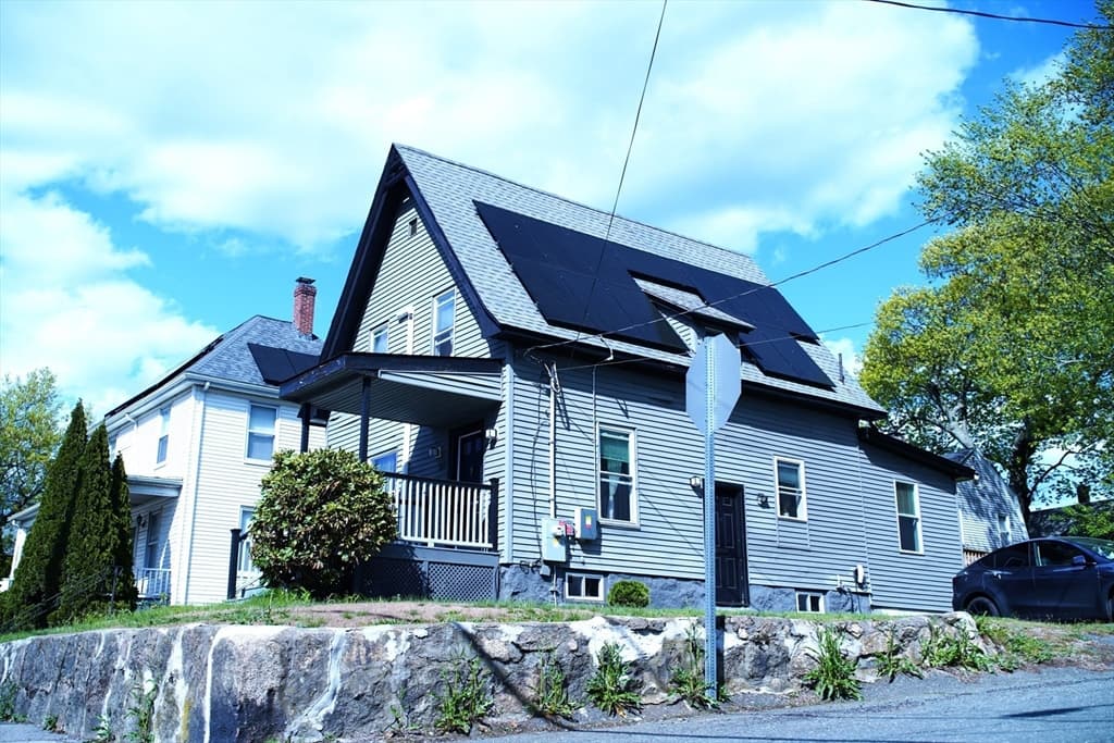 Single Family Residence at 257 Lynnfield St, Lynn MA 01904, photo 2 of 24