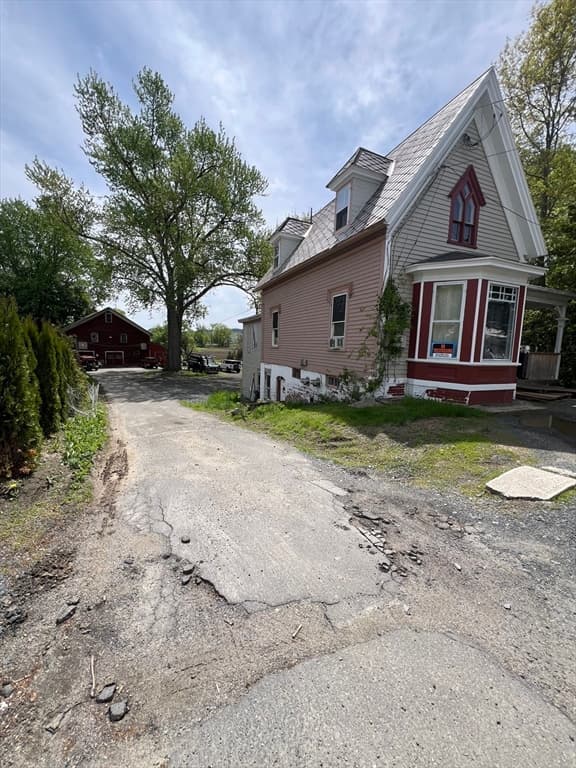 351 Bridge St, Northampton MA 01060 photo 2