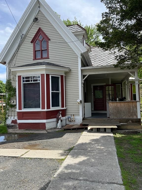351 Bridge St, Northampton MA 01060