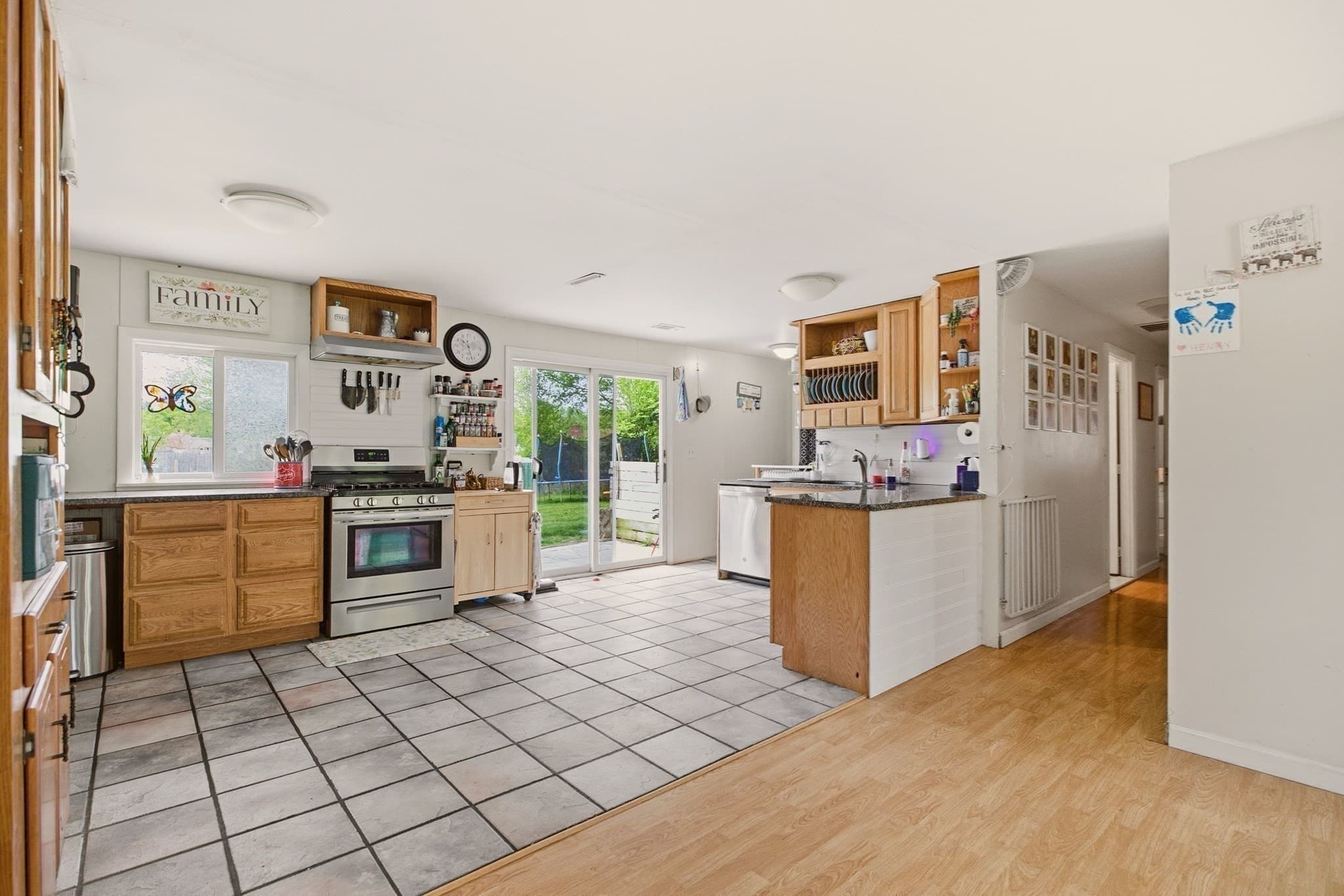 Single Family Residence at 304 Bushee Road, Swansea MA 02777, photo 3 of 33