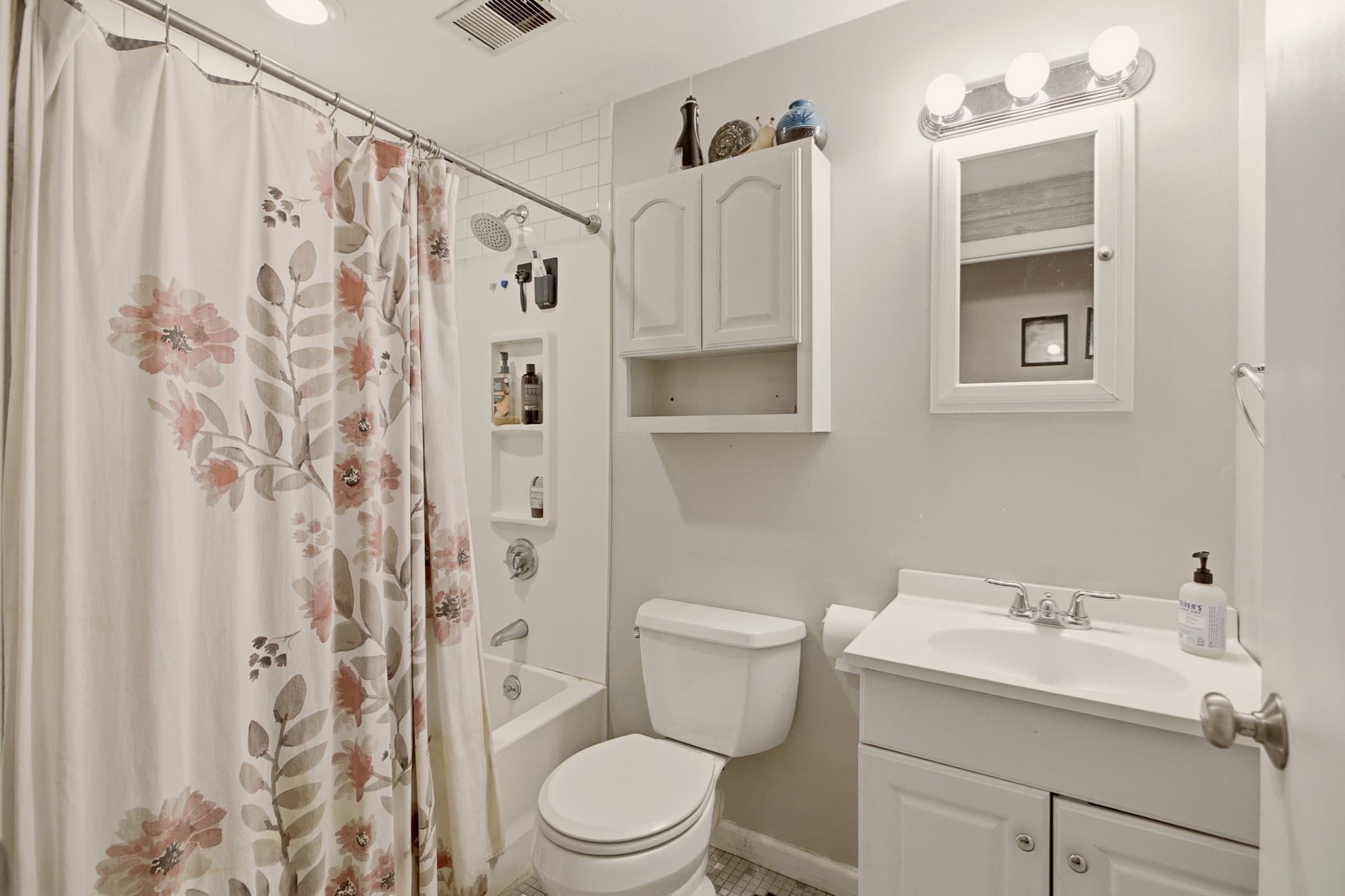 Single Family Residence at 304 Bushee Road, Swansea MA 02777, photo 24 of 33