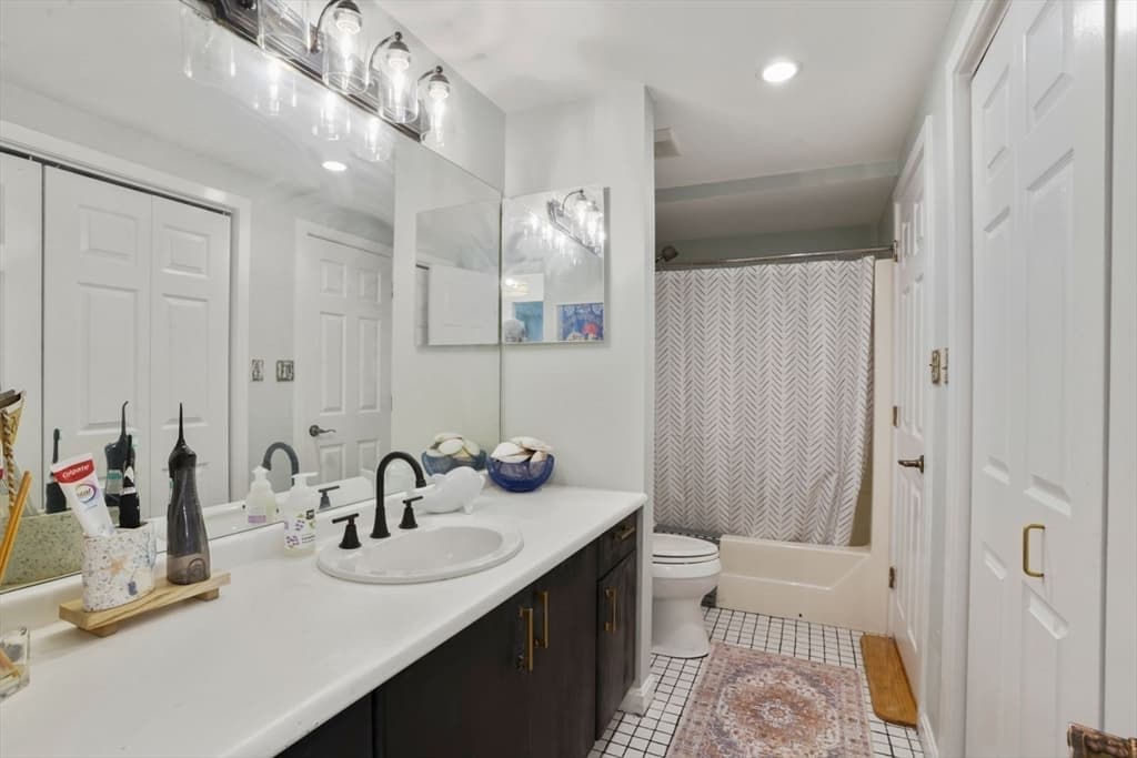 Condominium at 1 Commodore Court # 104, Hull MA 02045, Hull, photo 23 of 35