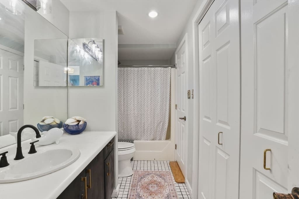 Condominium at 1 Commodore Court # 104, Hull MA 02045, Hull, photo 22 of 35