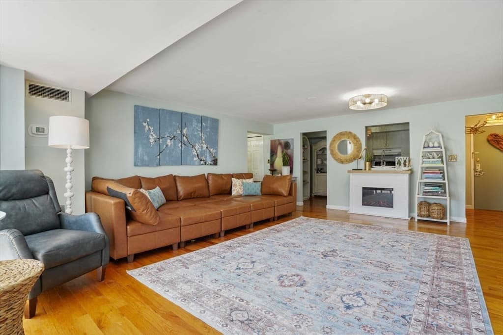 Condominium at 1 Commodore Court # 104, Hull MA 02045, Hull, photo 9 of 35