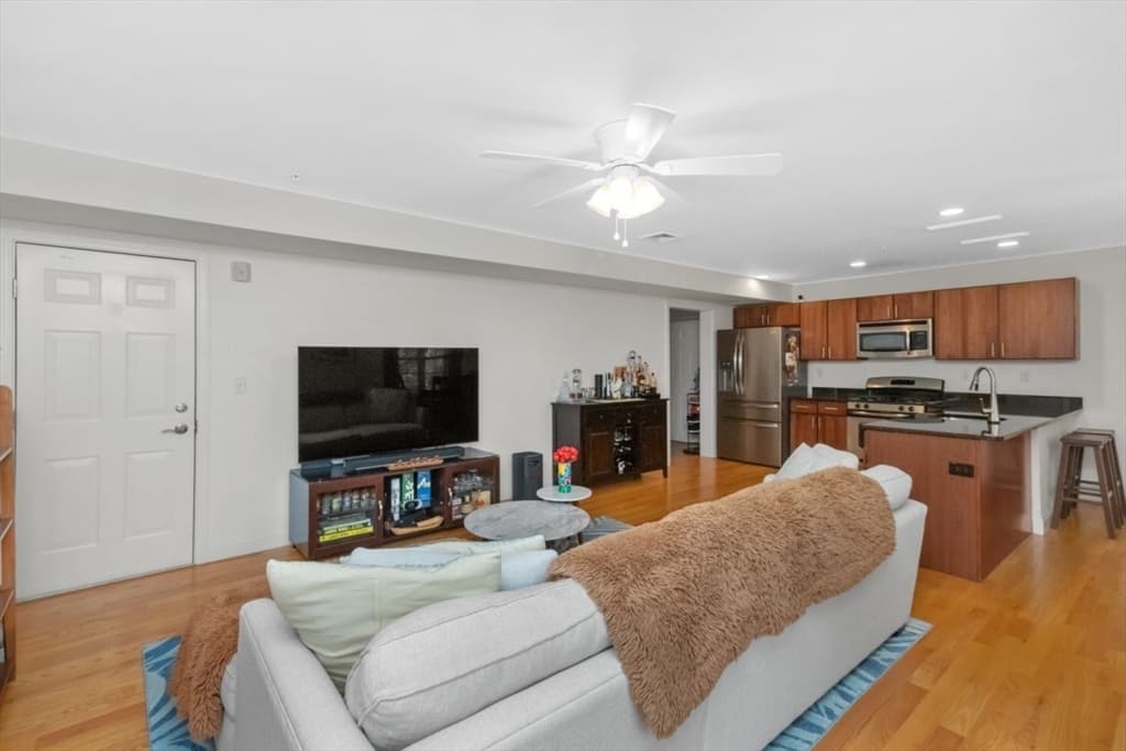 29 Spruce St # 23, Waltham MA 02453 photo 9