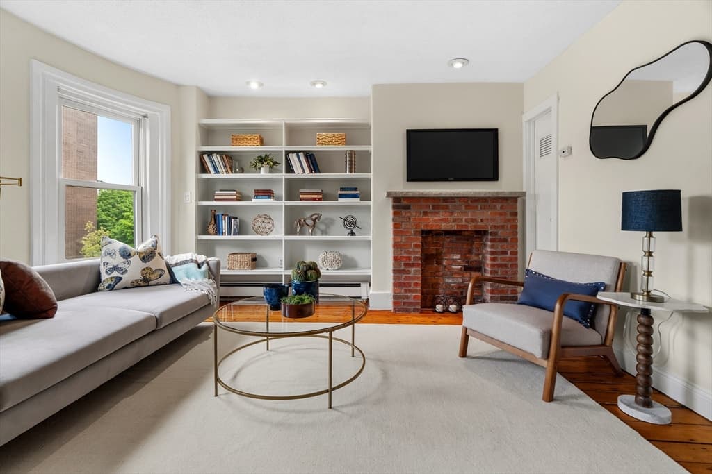 Condominium at 88 W Springfield St # 3, Boston MA 02118, photo 2 of 17