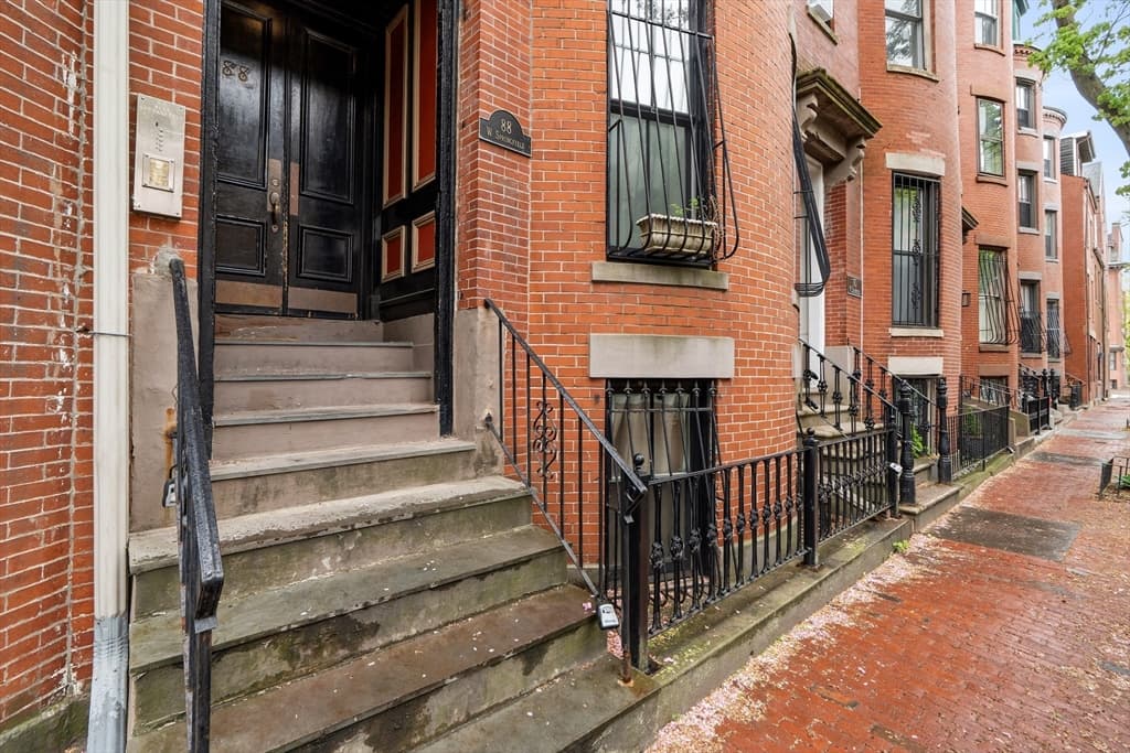 Condominium at 88 W Springfield St # 3, Boston MA 02118, photo 16 of 17