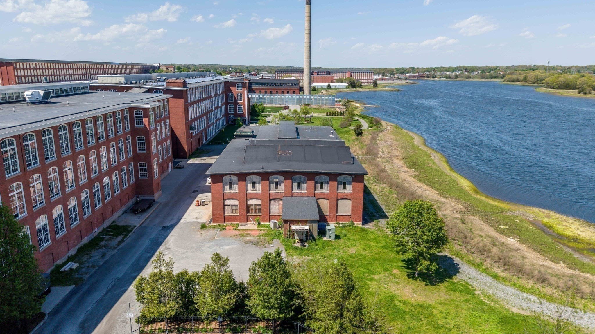 5-9 Family at 194-R Riverside Ave, New Bedford MA 02746, photo 7 of 29