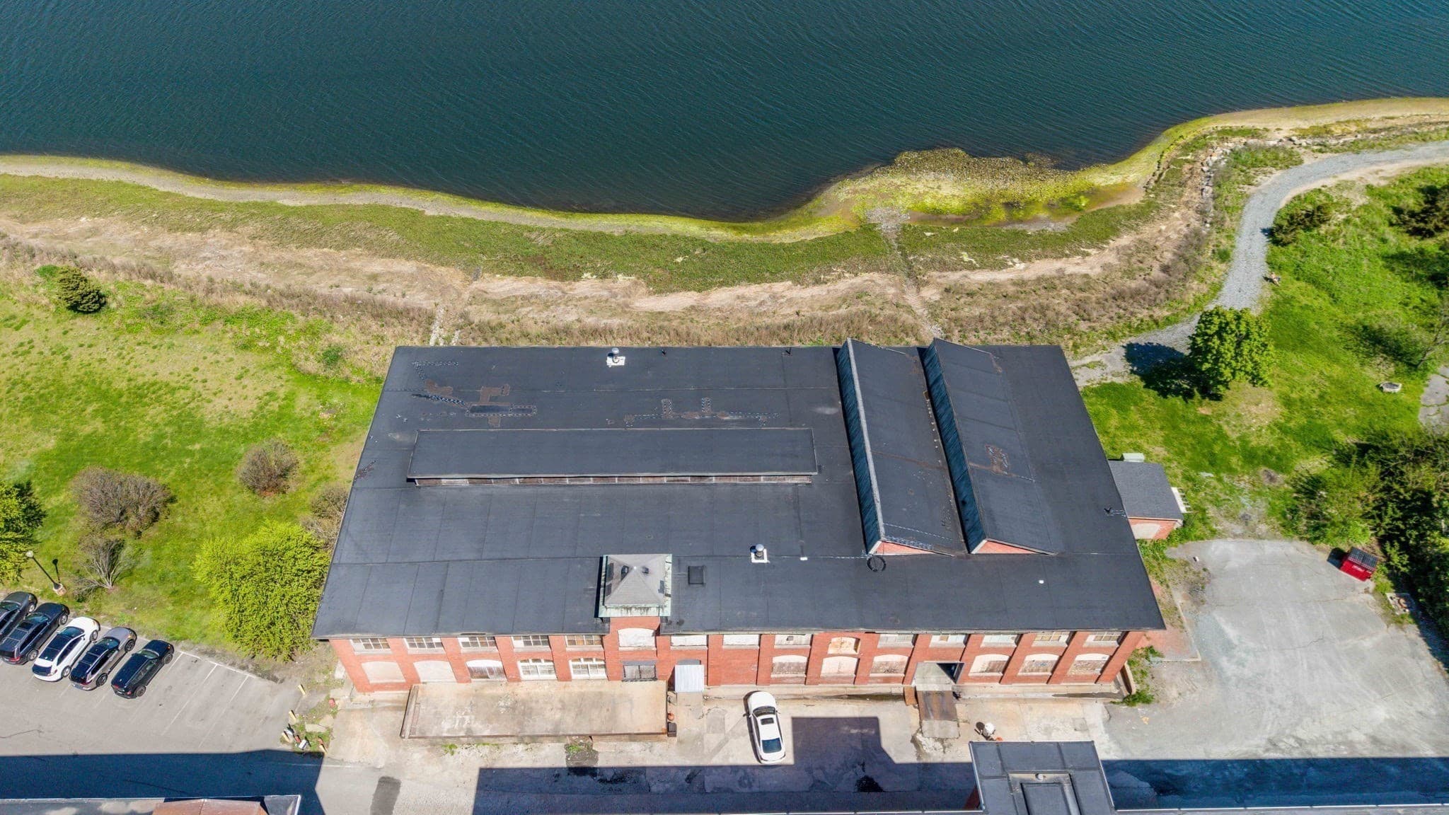 5-9 Family at 194-R Riverside Ave, New Bedford MA 02746, photo 4 of 29