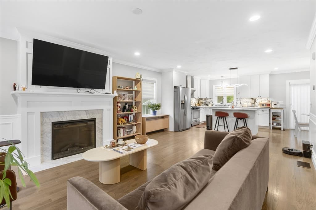 Condominium at 50 Desmoines Rd # H1, Quincy MA 02169, photo 6 of 40