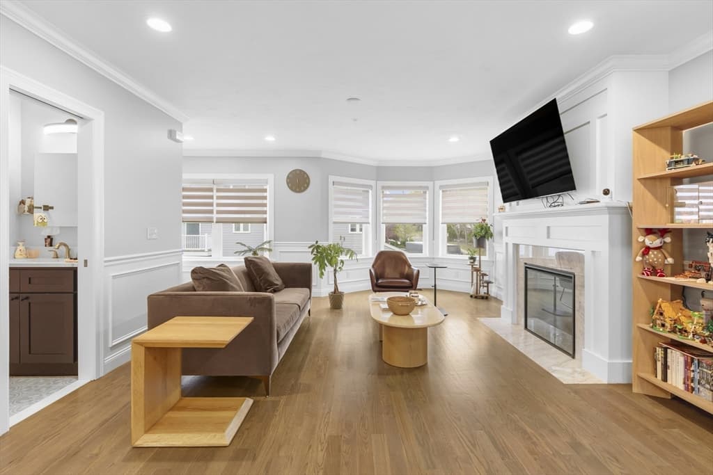 Condominium at 50 Desmoines Rd # H1, Quincy MA 02169, photo 9 of 40