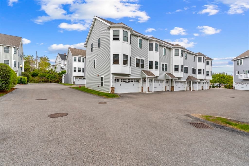 Condominium at 50 Desmoines Rd # H1, Quincy MA 02169, photo 30 of 40