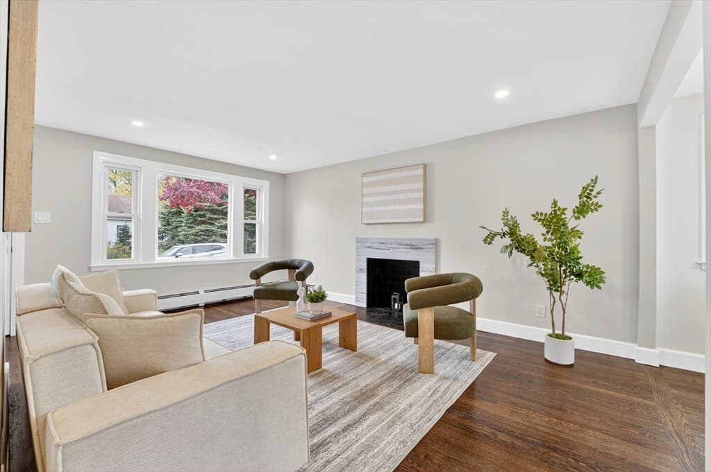 Single Family Residence at 7 Franklin St, Boston MA 02136, Boston, photo 6 of 40