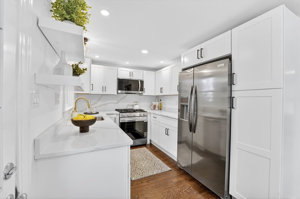 Single Family Residence at 7 Franklin St, Boston MA 02136, Boston, photo 13 of 40