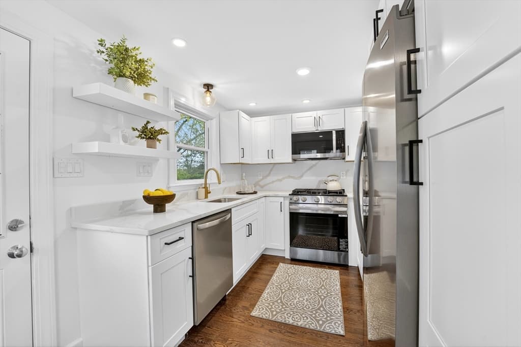 Single Family Residence at 7 Franklin St, Boston MA 02136, Boston, photo 16 of 40