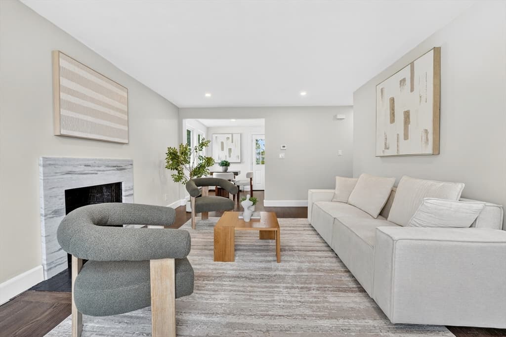 Single Family Residence at 7 Franklin St, Boston MA 02136, Boston, photo 9 of 40