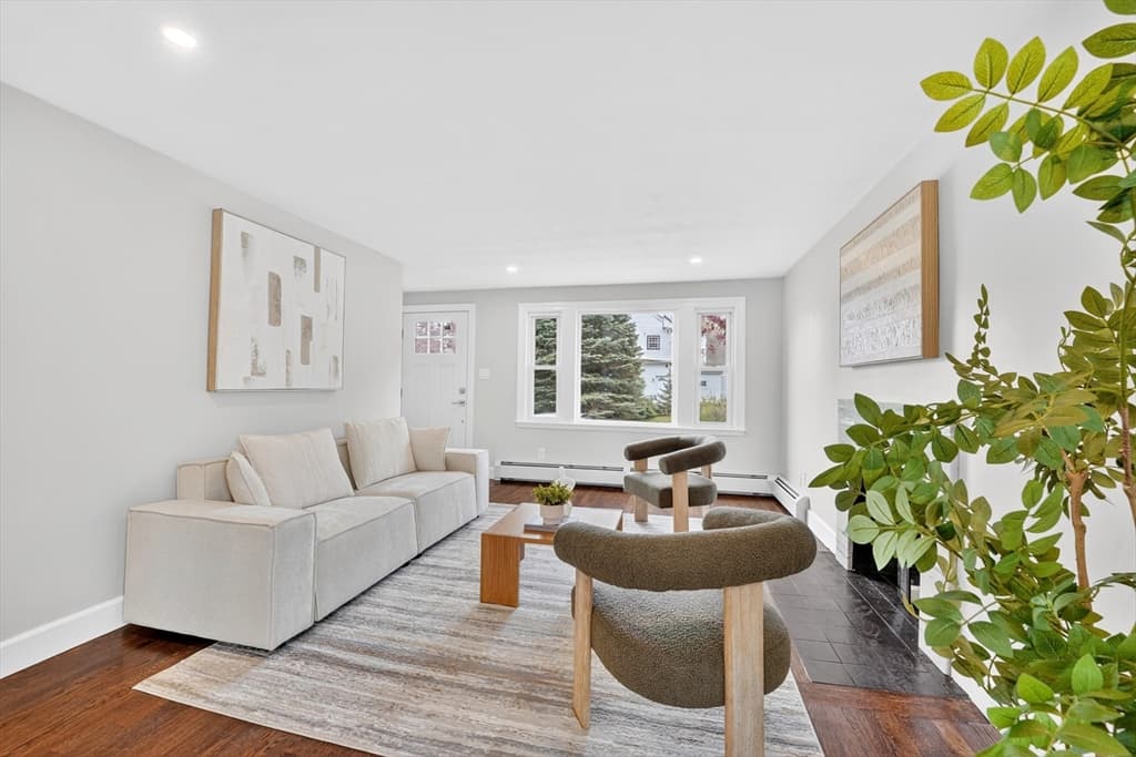 Single Family Residence at 7 Franklin St, Boston MA 02136, Boston, photo 10 of 40
