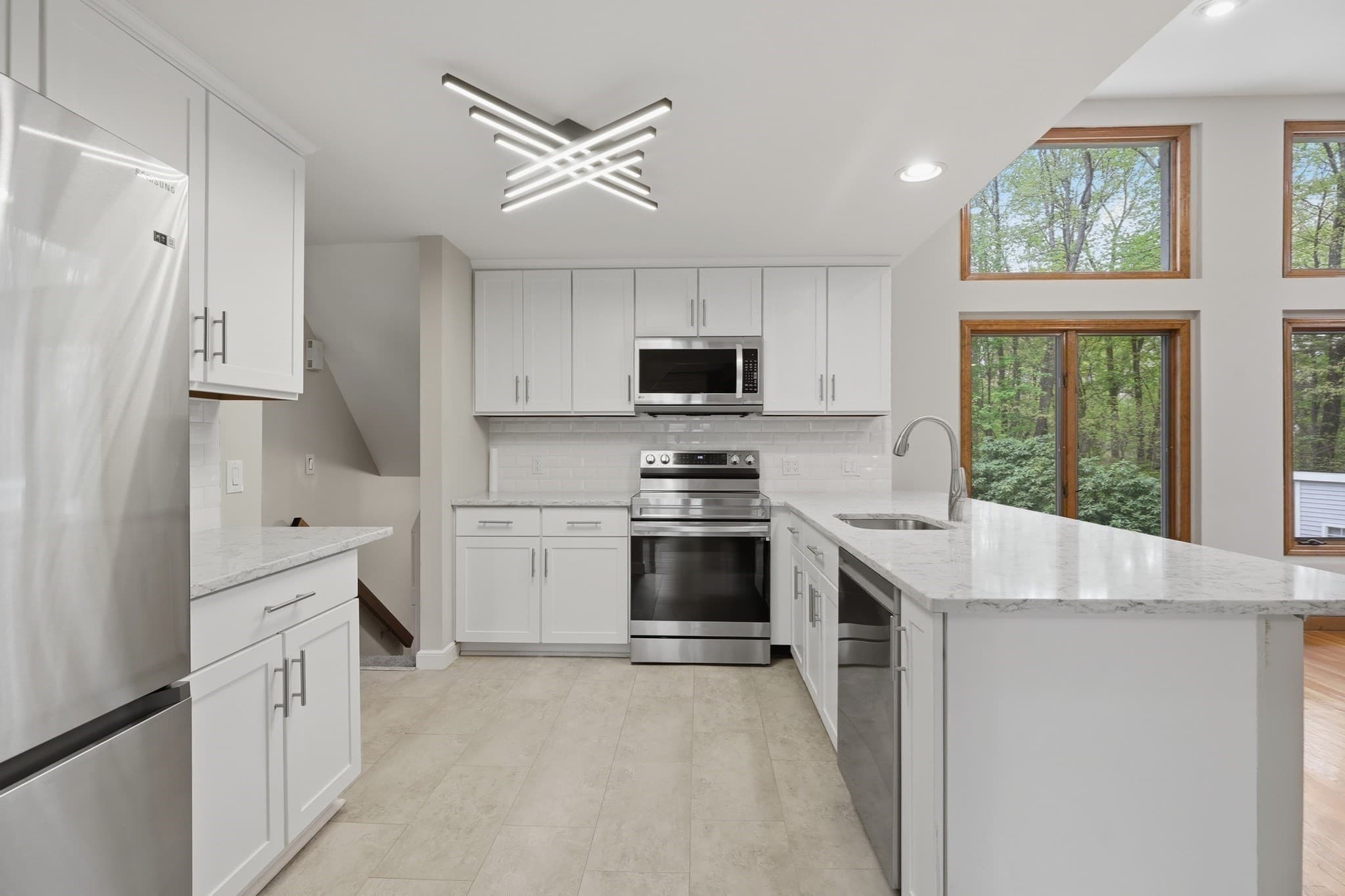 Single Family Residence at 27 Clearview Drive, Framingham MA 01701, photo 5 of 39